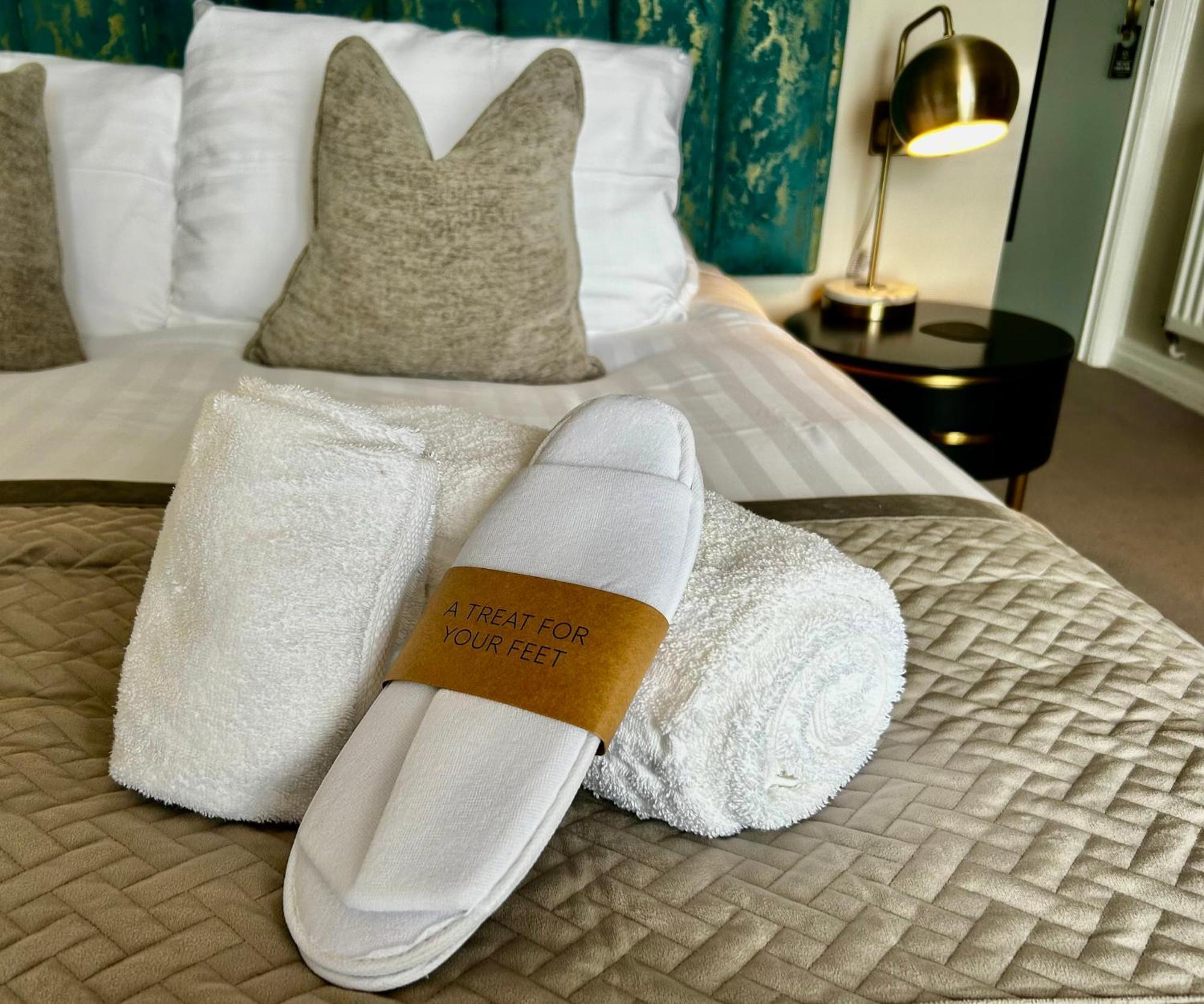 Hotel No5, Beachfront With Free Private Car Park ลันดิดโน ภายนอก รูปภาพ